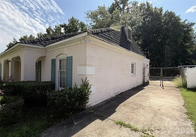 3rd image of 6625 Woodfield Dr, Charlotte, NC 28215 | MLS# 4417217