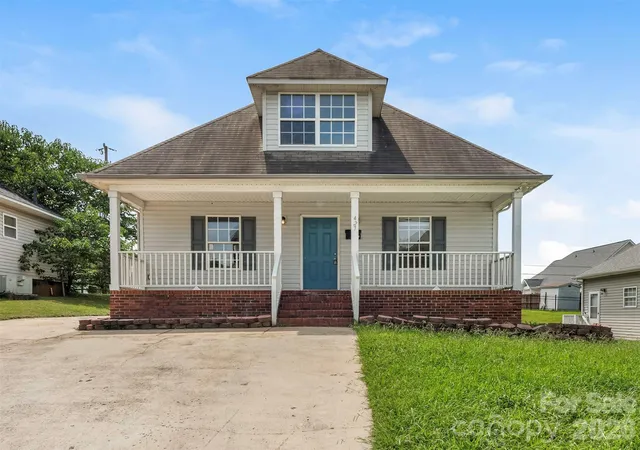 Photo 1 of Single family home for sale at 427 Katonah Ave, Charlotte, NC 28208 | MLS# 4417218 | Listing updated on 2026-10-02
