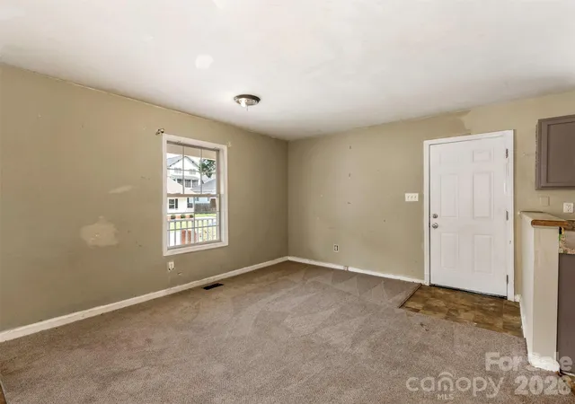 Photo 4 of Single family home for sale at 427 Katonah Ave, Charlotte, NC 28208 | MLS# 4417218 | Listing updated on 2026-10-02