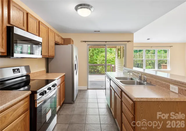 Photo 3 of Townhouse for sale at 156 B Wash Creek Dr, Hendersonville, NC 28739 | MLS# 4417230 | Listing updated on 2026-09-26