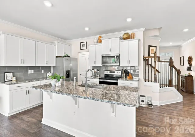 2nd image of 198 Creekview Rd, Hendersonville, NC 28792 | MLS# 4417251