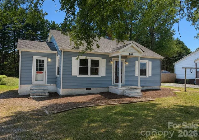 Photo 1 of Single family home for sale at 802 3rd St Se, Conover, NC 28613 | MLS# 4417286 | Listing updated on 2026-09-13