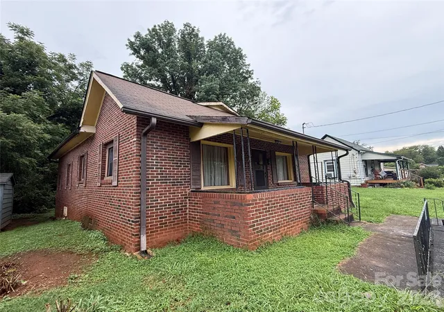 2nd image of 426 Bouchelle St, Morganton, NC 28655 | MLS# 4417290