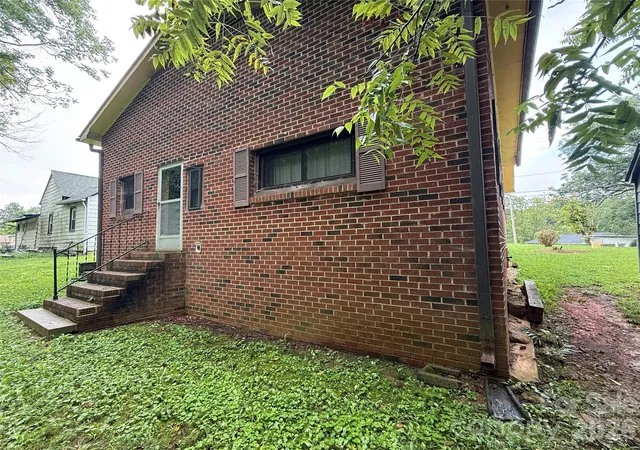 4th image of 426 Bouchelle St, Morganton, NC 28655 | MLS# 4417290