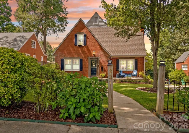 2nd image of 221 Woodrow Ave, High Point, NC 27262 | MLS# 4417294
