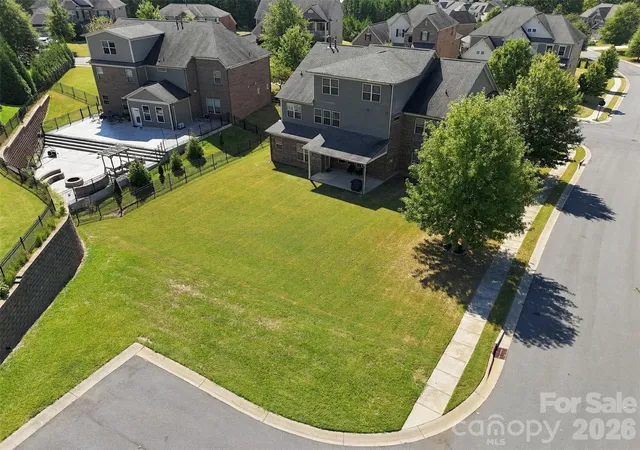 Photo 2 of Single family home for sale at 530 Vine St, Fort Mill, SC 29707 | MLS# 4417300 | Listing updated on 2026-10-03