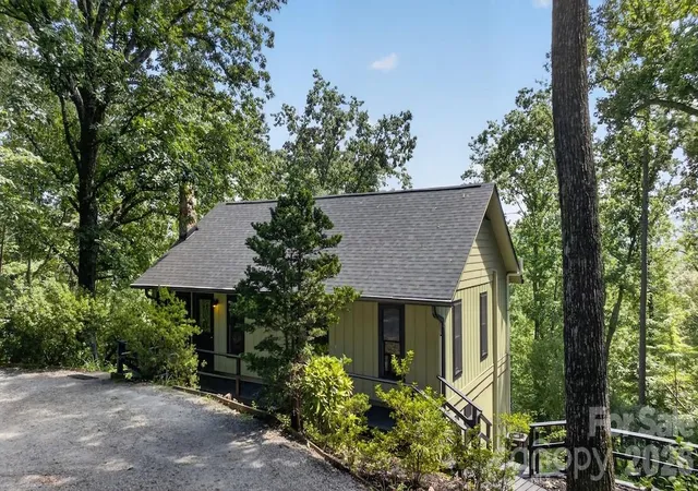 Photo 3 of Single family home for sale at 187 Caledonia Rd, Landrum, SC 29356 | MLS# 4417310 | Listing updated on 2026-09-25