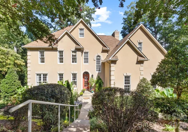 Photo 2 of Single family home for sale at 135 Ridgetop Rd, Mooresville, NC 28117 | MLS# 4417337 | Listing updated on 2026-10-01