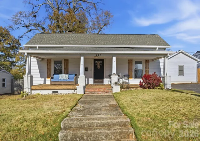 Photo 1 of Single family home for sale at 128 Massey St, Fort Mill, SC 29715 | MLS# 4417351 | Listing updated on 2026-09-16