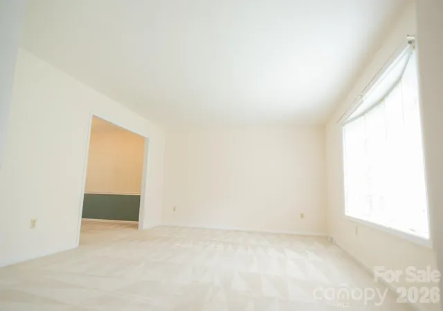 Photo 4 of Single family home for sale at 3401 Tracelake Dr, Matthews, NC 28105 | MLS# 4417359 | Listing updated on 2026-10-23