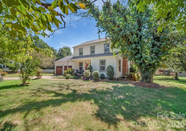 Photo 3 of Single family home for sale at 13136 Blacksmith Ct, Matthews, NC 28105 | MLS# 4417364 | Listing updated on 2026-09-13