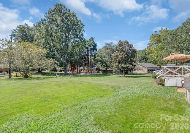 Photo 4 of Single family home for sale at 13136 Blacksmith Ct, Matthews, NC 28105 | MLS# 4417364 | Listing updated on 2026-09-13