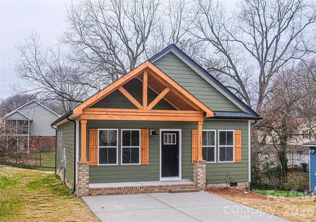 Photo 1 of Single family home for sale at 113 Chestnut Dr Sw, Concord, NC 28025 | MLS# 4417389 | Listing updated on 2026-08-29