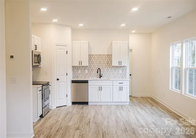Photo 3 of Single family home for sale at 113 Chestnut Dr Sw, Concord, NC 28025 | MLS# 4417389 | Listing updated on 2026-09-21