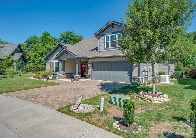 1st image of 217 Hogans View Cir, Hendersonville, NC 28739 | MLS# 4417393