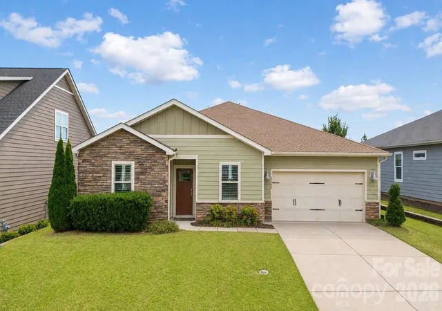 Photo 1 of Single family home for sale at 5262 Looking Glass Trl, Denver, NC 28037 | MLS# 4417397 | Listing updated on 2026-09-01