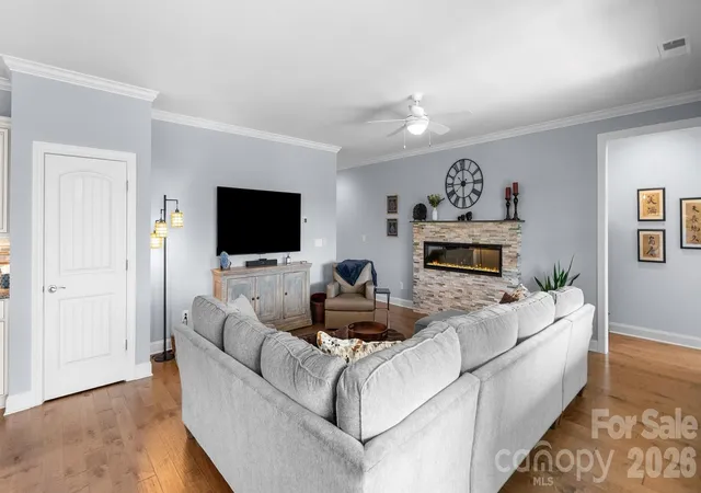 Photo 3 of Single family home for sale at 5262 Looking Glass Trl, Denver, NC 28037 | MLS# 4417397 | Listing updated on 2026-09-01