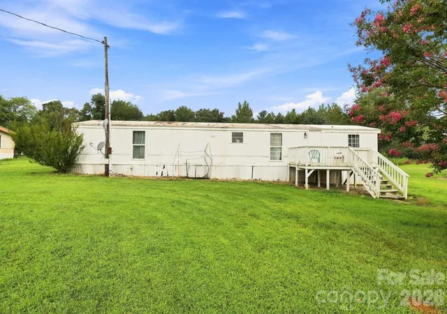 Photo 1 of Single family home for sale at 1433 Oakbrook Ln, Denver, NC 28037 | MLS# 4417422 | Listing updated on 2026-09-30