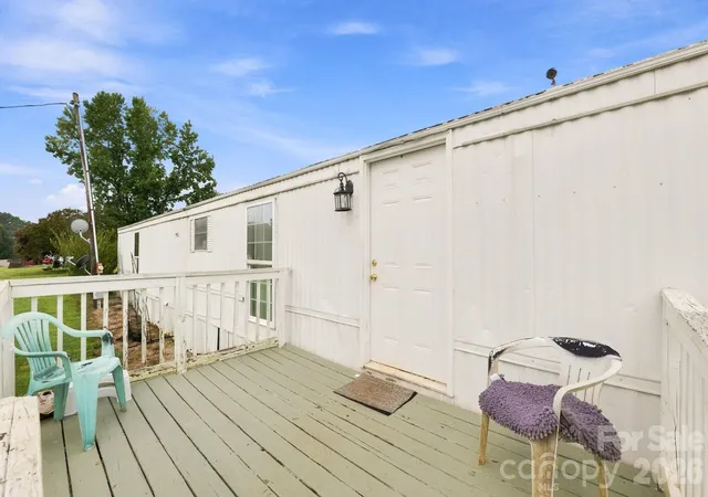 Photo 2 of Single family home for sale at 1433 Oakbrook Ln, Denver, NC 28037 | MLS# 4417422 | Listing updated on 2026-09-30