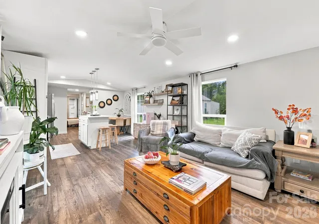 Photo 3 of Single family home for sale at 1433 Oakbrook Ln, Denver, NC 28037 | MLS# 4417422 | Listing updated on 2026-09-30
