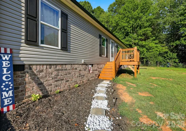 Photo 3 of Single family home for sale at 947 Jay Burke Rd, Taylorsville, NC 28681 | MLS# 4417433 | Listing updated on 2026-10-06