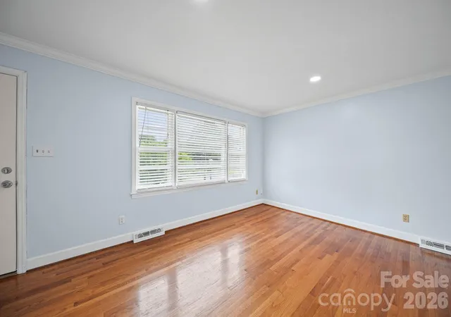 Photo 4 of Single family home for sale at 3029 Rosehill Dr, Charlotte, NC 28212 | MLS# 4417445 | Listing updated on 2026-08-29