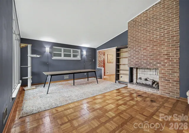Photo 2 of Single family home for sale at 126 21St Ave Nw, Hickory, NC 28601 | MLS# 4417447 | Listing updated on 2026-09-02