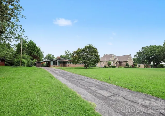 Photo 35 of Single family home for sale at 126 21st Ave Nw, Hickory, NC 28601 | MLS# 4417447 | Listing updated on 2026-09-02