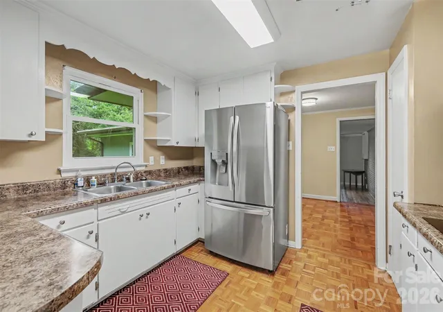 Photo 3 of Single family home for sale at 126 21St Ave Nw, Hickory, NC 28601 | MLS# 4417447 | Listing updated on 2026-09-02