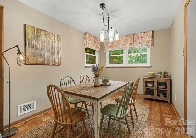 Photo 4 of Single family home for sale at 126 21St Ave Nw, Hickory, NC 28601 | MLS# 4417447 | Listing updated on 2026-09-02