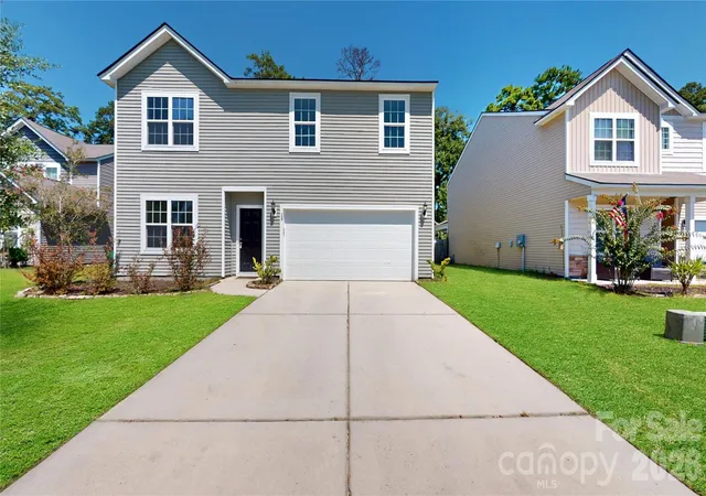 Photo 1 of Single family home for sale at 28 Pacolet Ln, Beaufort, SC 29906 | MLS# 4417458 | Listing updated on 2026-10-03