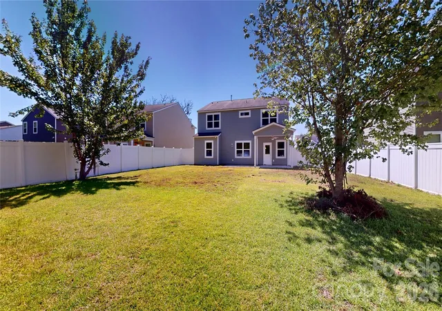 Photo 2 of Single family home for sale at 28 Pacolet Ln, Beaufort, SC 29906 | MLS# 4417458 | Listing updated on 2026-10-03