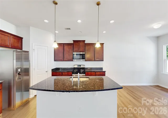 Photo 3 of Single family home for sale at 28 Pacolet Ln, Beaufort, SC 29906 | MLS# 4417458 | Listing updated on 2026-10-03