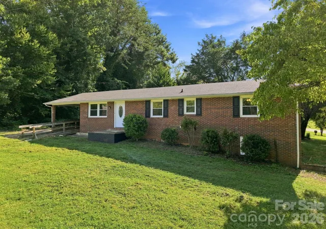 Photo 1 of Single family home for sale at 1021 S Caldwell Ave, Newton, NC 28658 | MLS# 4417463 | Listing updated on 2026-10-01