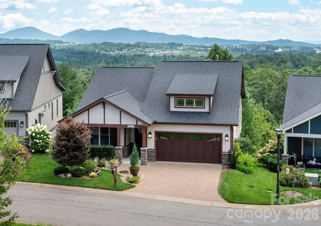 Photo 1 of Single family home for sale at 16 Britton Knoll Pass, Arden, NC 28704 | MLS# 4417470 | Listing updated on 2026-08-29