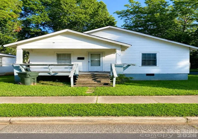 1st image of 740 Cauthen St, Rock Hill, SC 29730 | MLS# 4417476