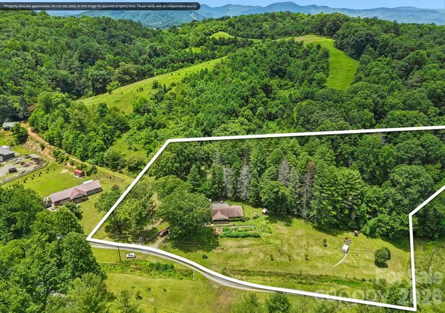 Photo 2 of Single family home for sale at 164 Pegg Rd, Marshall, NC 28753 | MLS# 4417491 | Listing updated on 2026-09-06