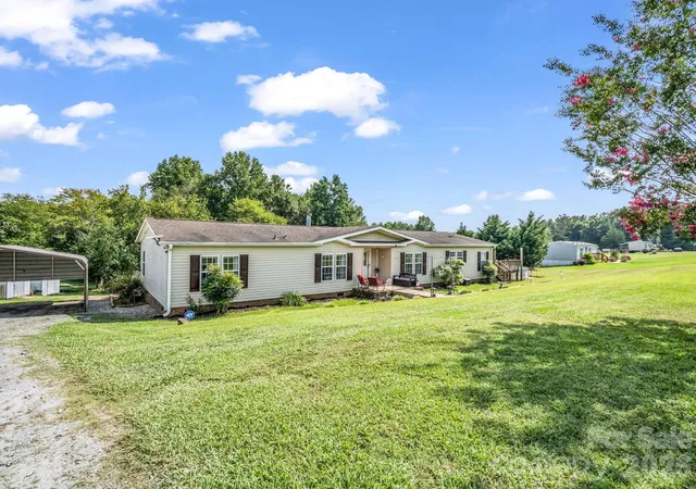 Photo 2 of Single family home for sale at 310 Brooks Road Ext, Bostic, NC 28018 | MLS# 4417492 | Listing updated on 2026-08-28