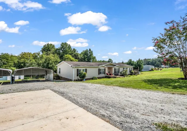 Photo 3 of Single family home for sale at 310 Brooks Road Ext, Bostic, NC 28018 | MLS# 4417492 | Listing updated on 2026-08-28