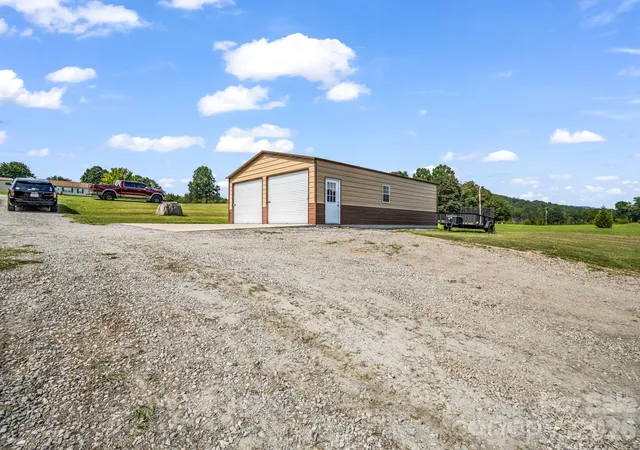 Photo 4 of Single family home for sale at 310 Brooks Road Ext, Bostic, NC 28018 | MLS# 4417492 | Listing updated on 2026-08-28