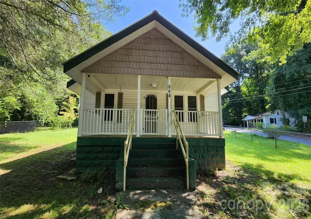 Photo 3 of Single family home for sale at 844 Connahetta St, Murphy, NC 28906 | MLS# 4417498 | Listing updated on 2026-09-22