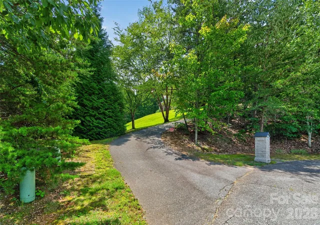 3rd image of 7940 Oakmont Ct, Hickory, NC 28602 | MLS# 4417499