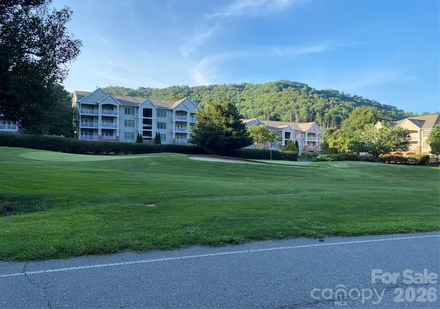 Listing Photo 2 - Condo for sale in building located at 65 Glenview Ln, Maggie Valley, NC 28751 - Unit #3029