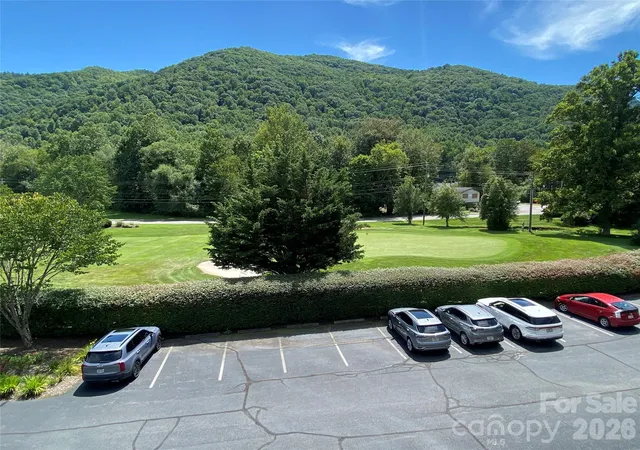 Listing Photo 4 - Condo for sale in building located at 65 Glenview Ln, Maggie Valley, NC 28751 - Unit #3029