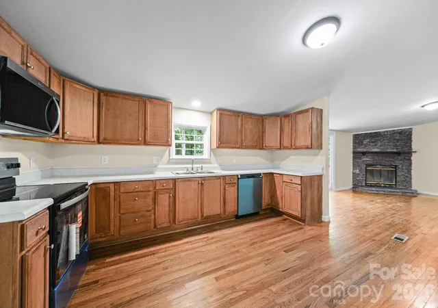 Photo 3 of Single family home for sale at 126 Pisgah Church Rd, Statesville, NC 28625 | MLS# 4417516 | Listing updated on 2026-10-02