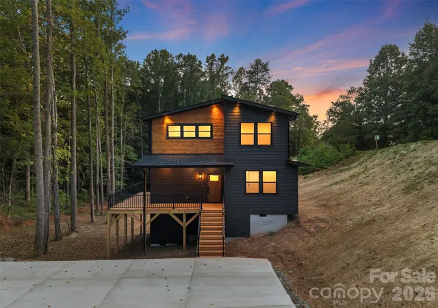 Photo 2 of Single family home for sale at 129 Quiet Woods Dr, Leicester, NC 28748 | MLS# 4417531 | Listing updated on 2026-10-04