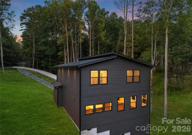 Photo 3 of Single family home for sale at 129 Quiet Woods Dr, Leicester, NC 28748 | MLS# 4417531 | Listing updated on 2026-08-30