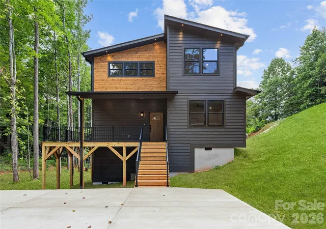 Photo 5 of Single family home for sale at 129 Quiet Woods Dr, Leicester, NC 28748 | MLS# 4417531 | Listing updated on 2026-08-30
