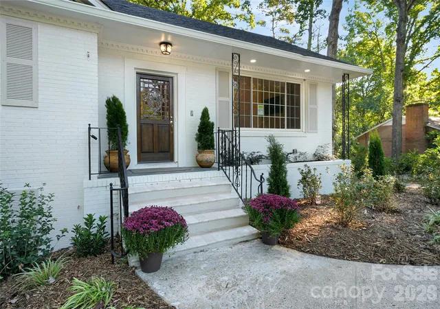 Photo 4 of Single family home for sale at 7527 Gayle Ave, Charlotte, NC 28212 | MLS# 4417540 | Listing updated on 2026-10-08
