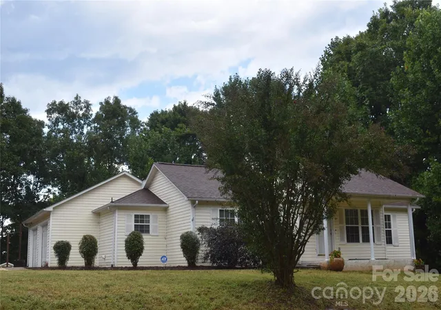 Photo 1 of Single family home for sale at 26 Chipmunk Ridge, Marion, NC 28752 | MLS# 4417544 | Listing updated on 2026-09-18